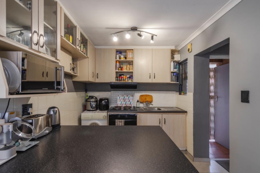 To Let 1 Bedroom Property for Rent in La Colline Western Cape